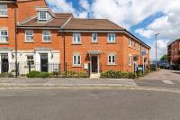 Modern & Stylish 2 Bedroom Apartment! - Ground Floor - FREE Parking for 2 Cars - Netflix - Disney Plus - Sky Sports - Gigabit Internet - Newly decorated - Sleeps up to 5! - Close to Bournemouth Train Station - Chambres d’hôtes