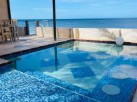 Gorgeous Oceanfront Villa Solana with Pool and Direct Beach Access - B&B Santa Clara