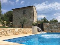 Villa Šterna II - Ferienhaus mit Pool und Garten - B&B Kaštelir