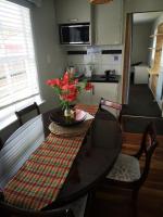 Cheerful 4 Bedroom Holiday Home (Sleeps 7)