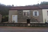 Maison à l'ancienne avec grand terrain , animaux bienvenus - Bed and Breakfast Le Creusot