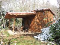 Cabane dans les bois avec vue sur les Pyrénées - Bed and Breakfast