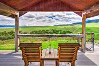 Dreamswest Ennis Studio with Deck and Stunning Views - B&B Cameron