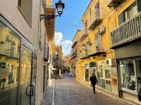 Mid Modern Akragas Home in Center with Sea View - B&B Agrigento