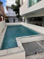 Top-Floor Modern 3BD Penthouse with Beautiful Mountain View Terrace - 5 min Walk to Beach - Chambres d'hôtes Flic en Flac