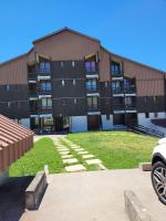 LE CHALET, Superbe Duplex avec Balcon aux Rousses, Netflix, WI-FI, Parking Gratuit et Draps inclus - Animaux Interdits - B&B Les Rousses