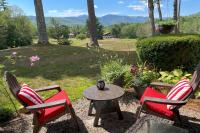 Glen Condo w/ Mountain Views: Walk to Story Land - Chambres d'hôtes Glen