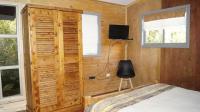Zimmer mit Queensize-Bett und Gartenblick