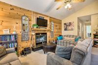 Bring a Pet Cozy Burnsville Cottage with Fire Pit! - Bed and Breakfast