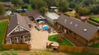 Amazing 14 Berth Villa With Private Pool At Pentney Lakes In Norfolk Ref 34079A - B&B