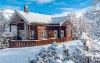 4 Bedroom Cozy Home In Straumgjerde - B&B Brunstad