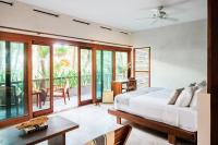 Deluxe Double Room with Balcony and Sea View