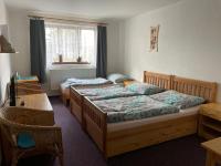 Dreibettzimmer mit eigenem Bad