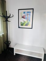 BL - The Townhouse, 24hr Self Check-in, Free Private Parking, Garden, Adjacent to beautiful City Park, City Centre 5 min walk - Chambres d'hôtes Banská Bystrica