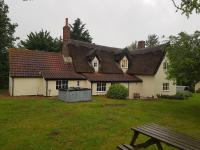 B&B Barking - Burnt House Cottage - Bed and Breakfast Barking