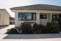 Beachcomber Holiday Units - B&B