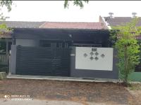 Homestay Idaman Private Pool Mslim - B&B
