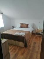 Apartment With Shared Bathroom
