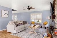 The Blue Haus - Game Room - Patio - Fast Wi-Fi - Bed and Breakfast