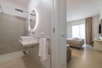 Triple Room with Pool View