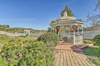 Garden, Gazebo and Fire Pit Fallbrook Home! - B&B Fallbrook