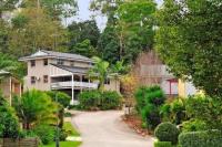 B&B Brisbane - 4BR Exec large house close to shops,train & buses - Bed and Breakfast Brisbane