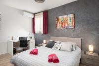 Deluxe Double Room with Private Bathroom