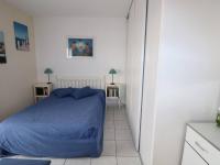 Maison Méditerranéenne 60m² avec Patio et Parking Privé, à 5min de la Plage, 3 Pièces Confortables - FR-1-307-6 - Chambres d'hôtes Le Grau-du-Roi