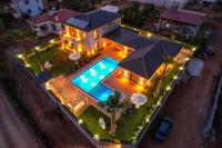 Villa with Garden View