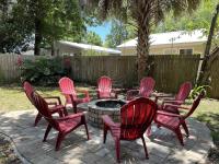 Spacious renovated 4br downtown home w firepit sleeps 8+ - B&B San Agustín
