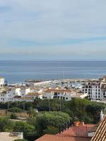 Luxury 4 bed townhouse Duquesa with breathtaking views close to Port and Beach - Chambres d’hôtes Manilva