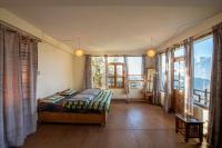 Deluxe Double or Twin Room with Mountain View