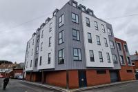 Number 15 Luxurious Two Bedroom Apartment - B&B