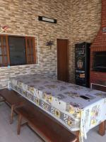 Piscina aquecida, 3 dorms ar condicionado, Cervejeira e Bilhar, a 500 metros do Mar - B&B Bertioga