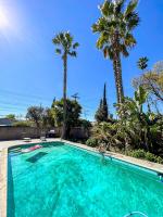 B&B Los Angeles - Luxurious 4BR House with Swimming Pool -FB - Bed and Breakfast Los Angeles