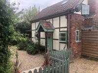 Soldiers Cottage, with HOT TUB, dog friendly, great views - Ferienwohnung Hereford