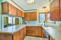 Hot Springs Getaway with Beautiful Lake Views! - B&B Hot Springs