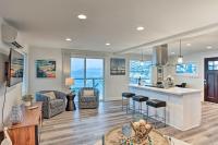 Tacoma Dash Point Beach Cabin with Balcony! - B&B
