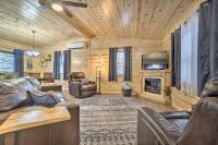 B&B Logan - Quiet Pines Cabin with Hot Tub and Fishing Pond! - Bed and Breakfast Logan