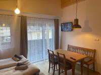 Apartment mit Balkon