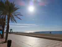 Estupendo piso renovado a 30 metros de la playa - B&B Almería