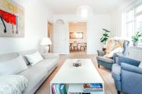 B&B Copenhagen - Elegant, evocative and cosy home in Østerbro with a panoramic view. Eco-friendly. 1km harbour/ beach, 3km- city center, 13km-airport. - Bed and Breakfast Copenhagen