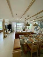 3BD/3BA Penthouse - Tropical Oasis in Pico de Loro - B&B