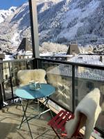 Design loft in Chamonix Center - B&B