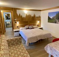 Estudio con vistas a las montañas