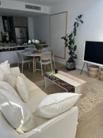 New & Modern Loft 1bd w/Pool&Gym - B&B Canberra