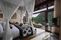 Kayon Valley Pool Villa 