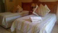 Standard Twin Room with Shared Bathroom