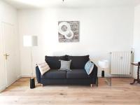 Top floor nest, balcony close to sea and old-town Bail Mobilité - B&B Nice