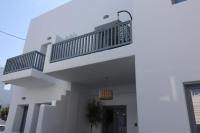 The Nine Graces - Agios Prokopios Beach Apartments -Option with terrace and jacuzzi - B&B